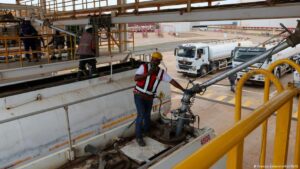 Au Gabon, les limites du raffinage aggravent la dépendance aux importations de carburant