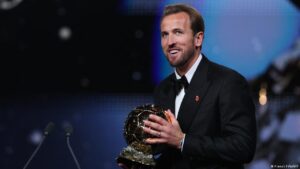 Harry Kane décroche le Ballon d’Or 2026 à Londres après une saison à 73 buts