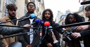 Après les concessions aux lycéens, les dépenses promises par Macron alourdissent la facture de l’État