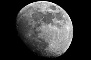 Plus de 10 000 failles révèlent une contraction de 45 mètres du rayon lunaire