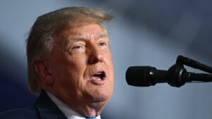 Au Kansas, Trump présente les violences en France comme un avertissement pour les États-Unis