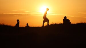 Même avec leurs engagements climatiques, les pays conduisent le monde vers +2,6 °C, alerte l’ONU