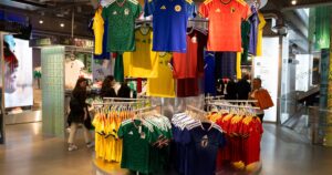 À Nemours, l’interdiction des maillots de clubs au collège fait réagir la presse italienne
