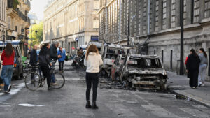 Après les violences du 17 octobre, 1 800 personnes interpellées en France