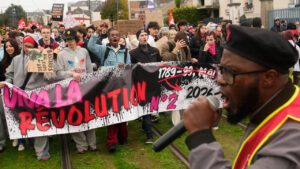 À Orléans, des opposants au RN manifestent pendant le congrès du parti