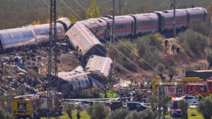 Espagne : la collision de deux trains à grande vitesse fait au moins 64 morts