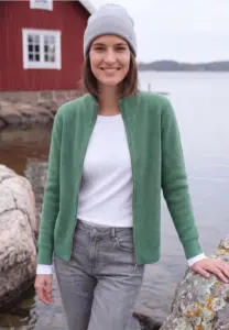 Le gilet chiné de CECIL associe coton extensible et fermeture intégrale, à partir de 73,98 euros