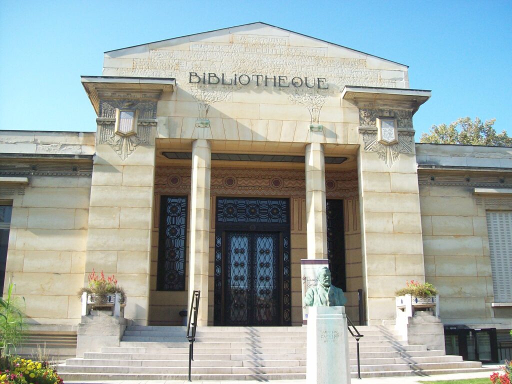 Bibliothèque Carnegie (6207853455).jpg