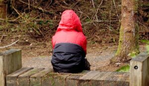 Les conséquences des violences sur le sommeil des enfants et la santé à l’âge adulte