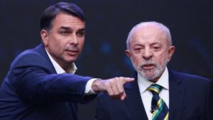Au Brésil, Flavio Bolsonaro profite surtout du rejet de Lula, selon un politologue