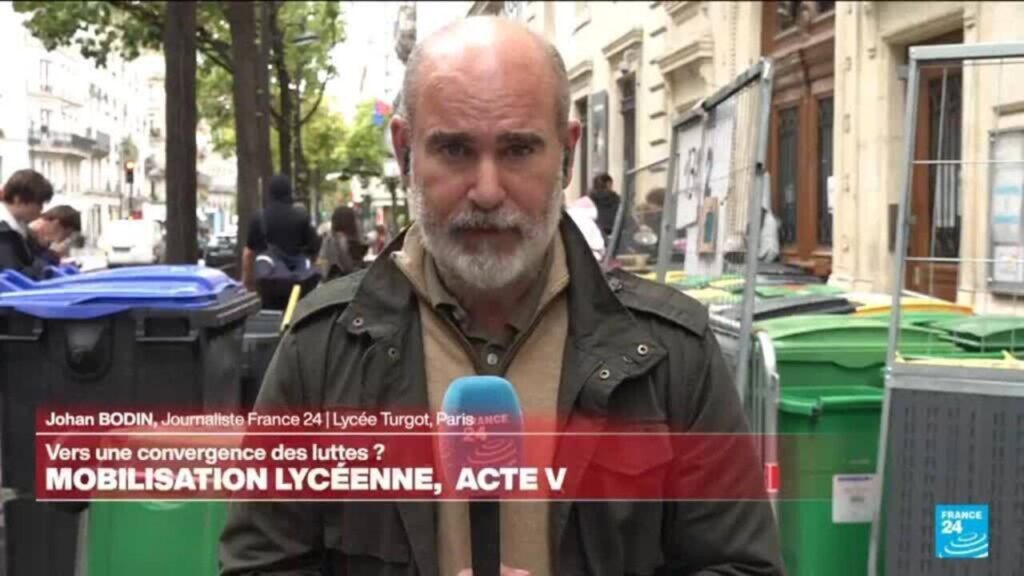 À Paris, les lycéens se dirigent vers deux cortèges pour réclamer la suppression de Parcoursup