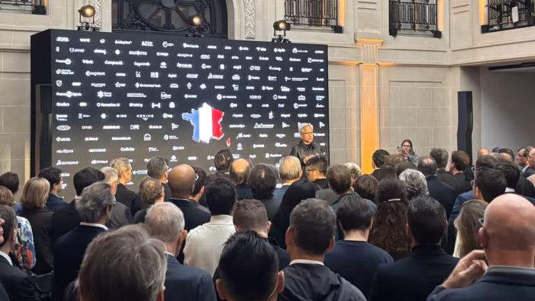À Paris, Jensen Huang réunit les acteurs français de l’IA lors d’un événement place Vendôme