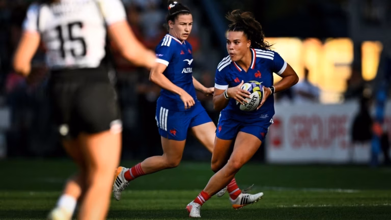 À Hamilton, les Bleues s’inclinent 81-12 face aux Black Ferns, avec 13 essais encaissés
