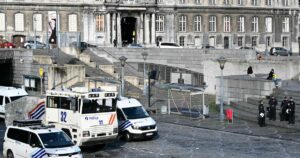 À Liège, Demeyer défend l’interdiction des rassemblements, confirmée par le conseil communal