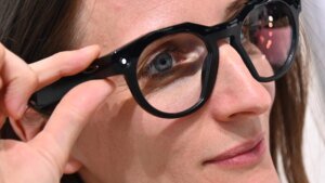 Lunettes connectées : le BEUC appelle l&rsquo;UE à agir contre les risques pour la vie privée