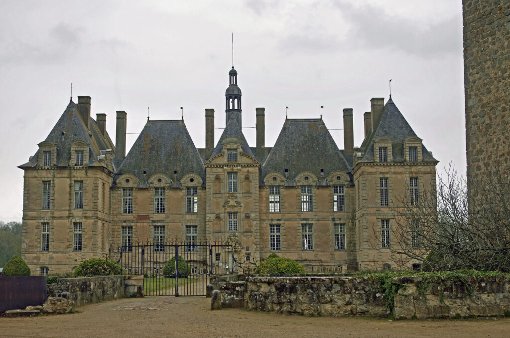 Saint-Loup-sur-Thouet (Deux-Sèvres) - Flickr - sybarite48.jpg