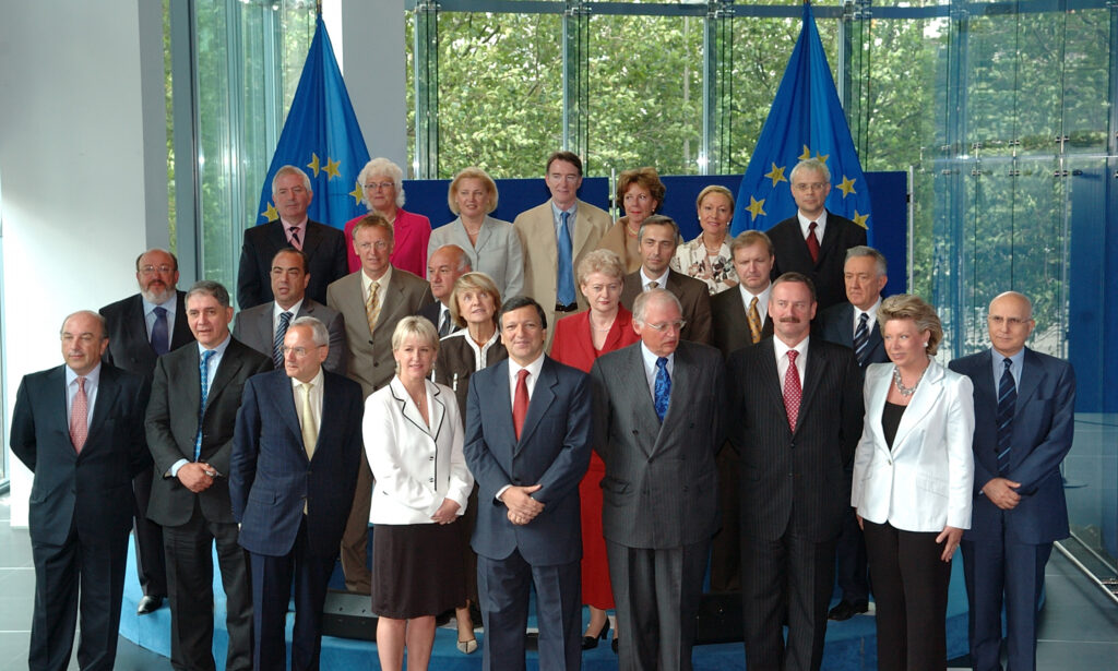 Seminar of the next European Commission under the presidency of José Manuel Barroso (P-010830 00-4).jpg