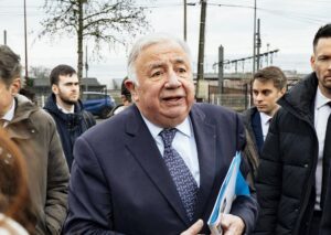 Gérard Larcher appelle le bloc central à se rassembler derrière un candidat unique