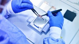 Saft inaugure à Bordeaux une ligne de production de batteries à électrolyte solide