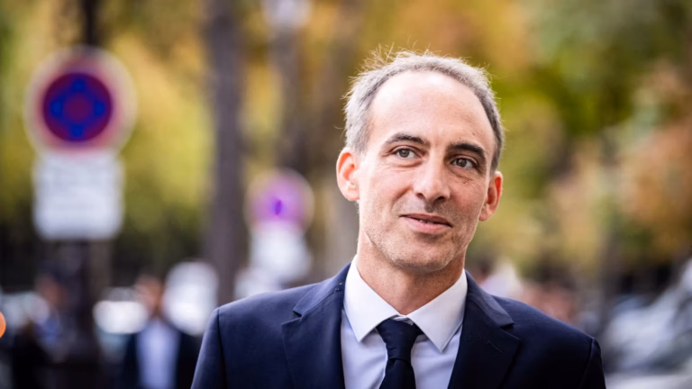 Pourquoi Raphaël Glucksmann ne se montre pas aux côtés des lycéens mobilisés