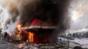 Après les manifestations contre la vie chère, pillages et incendies dans plusieurs villes