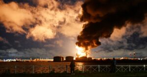 Des drones ukrainiens frappent plusieurs régions russes, un terminal pétrolier touché à Saint-Pétersbourg