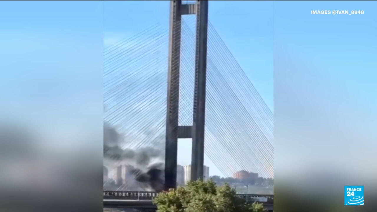 À Kiev, deux drones russes frappent un pont reliant l’est et l’ouest de la capitale