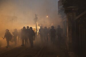 Violences lors des manifestations du 24 octobre : un jeune blessé à la main à Toulouse et un autre à l’œil à Poitiers