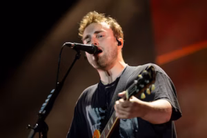 Sam Fender confirme sa présence en tête d&rsquo;affiche le samedi à Rock Werchter 2027