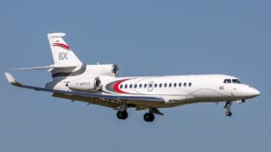 Un Falcon 8X de Dassault fait escale à Avignon avant de rejoindre New-Jersey, une première pour le Vaucluse.