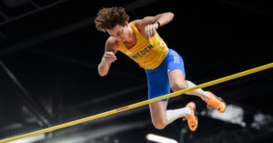 Saut à la perche : Mondo Duplantis fera l’impasse sur la saison en salle 2027