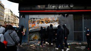 Pillages du 17 octobre : 1 500 commerçants touchés, selon la fédération du commerce