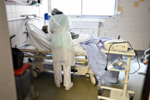 Le document de travail de la HAS détaille les délais et complications possibles de l’aide à mourir