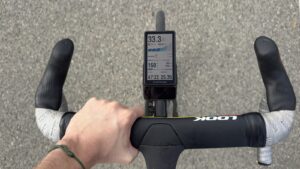 Le Coros Dura 2 Solar : compteur GPS vélo alliant design aéro et autonomie exceptionnelle à 499 euros.