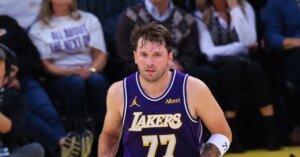 Luka Doncic propulse les Lakers vers une troisième victoire en battant le Jazz 132-123