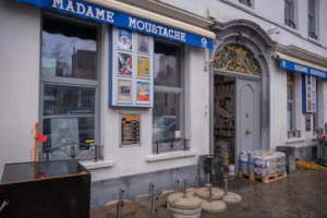 L’emblématique bar bruxellois Madame Moustache cherche un nouveau propriétaire