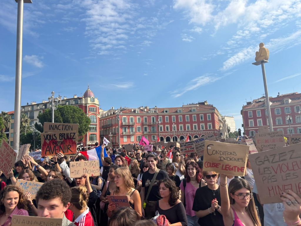 À Nice, lycéens, enseignants et parents défilent pour de meilleures conditions d’étude