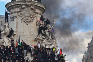 La jeunesse des quartiers populaires entre en révolte : un défi pour le mouvement ouvrier en France
