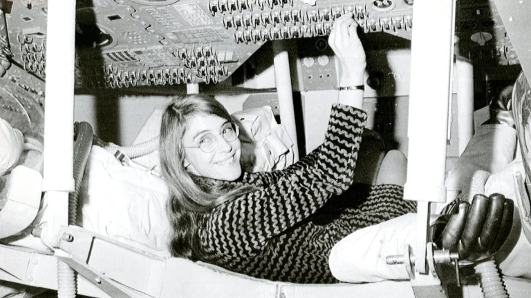 Margaret Hamilton, pionnière de la conquête spatiale, laisse un héritage que le RN ne comprend pas.