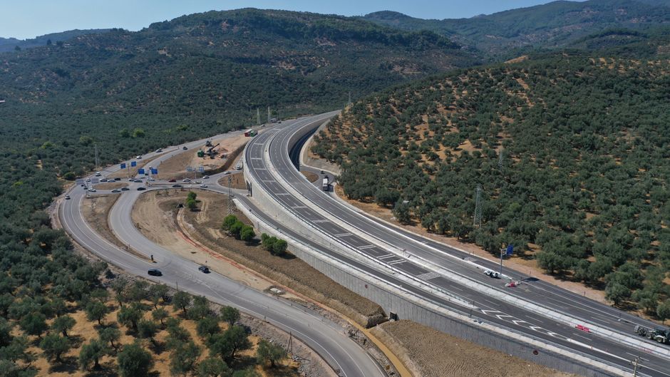 Stunning aerial shot of a highway and surrounding landscape near Küçükkuyu, Turkey.