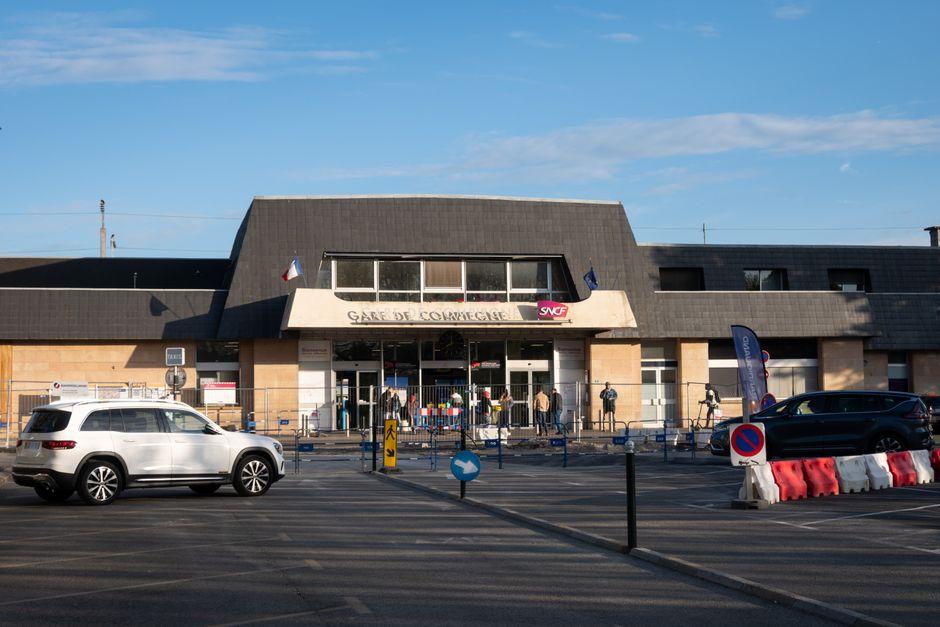 Front view of Gare de Compiègne train station in Hauts-de-France, France on a sunny day.