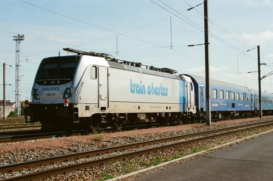 Photograph of a train charter locomotive in Le Bourget, illustrating modern rail transport.