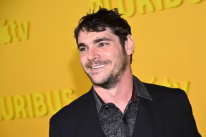 Le fils de Walter White dans Breaking Bad, RJ Mitte, est mort à 34 ans