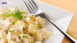 Pierre Chomet revisite la salade de pommes de terre avec de la Morteau et une rose de betterave