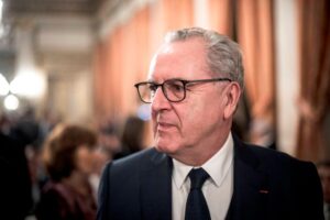 Après ses propos sur l’article 11, Richard Ferrand visé par une demande de démission du RN