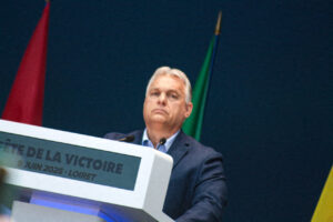 Viktor Orbán absent aux commémorations à Budapest, critiqué pour son séjour à Paris pendant l&rsquo;insurrection hongroise
